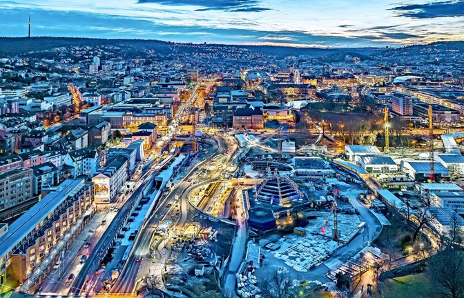 Blick auf Stuttgart. Wenn Stadtentwickler über die Stadt der Zukunft nachdenken, denken sie über den Kesselrand hinaus.<span class='image-autor'>Foto: /Arnulf Hettrich</span>