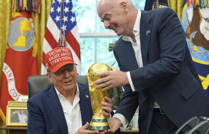 FIFA-Chef Gianni Infantino mit US-Präsident Donald Trump.<span class='image-autor'>Foto: Jacquelyn Martin/AP/dpa</span>