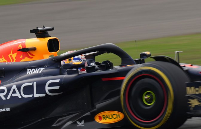Red-Bull-Pilot Max Verstappen baute damit seinen Vorsprung im WM-Klassement weiter aus.<span class='image-autor'>Foto: Andy Wong/AP/Archivbild</span>