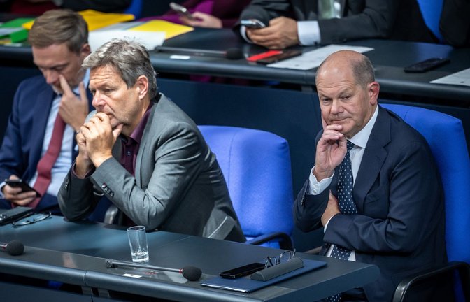 Lindner, Habeck und Scholz (von links nach rechts) sind politisch am Ende, das Internet scheint gerade erst mit ihnen anzufangen.<span class='image-autor'>Foto: dpa/Michael Kappeler</span>