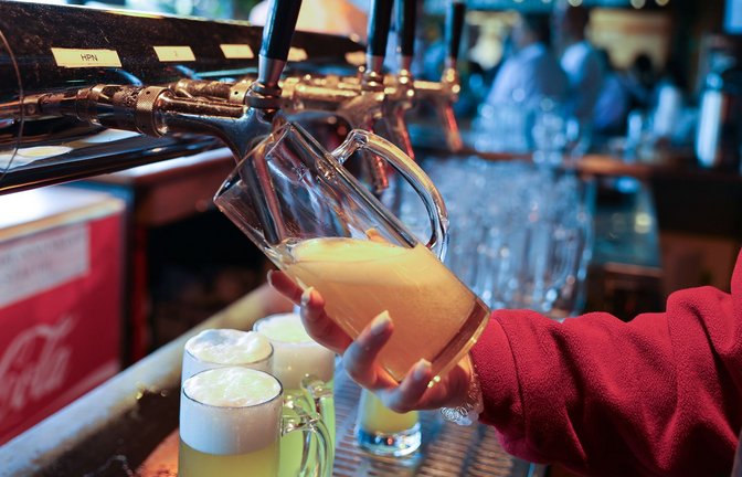 Der Preis für Bier steigt im Südwesten weiter (Symbolbild).<span class='image-autor'>Foto: IMAGO/localpic/IMAGO/Rainer Droese</span>