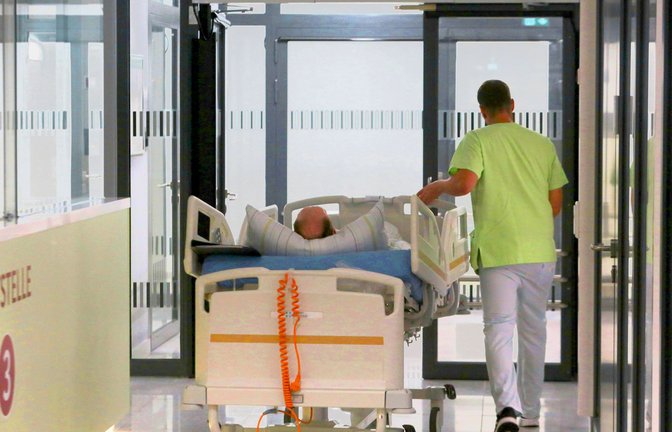 Für die Patienten in den Kliniken könne die Reform allerdings auch Verbesserungen bringen, glaubt AOK-Südwest-Chef Bauernfeind.<span class='image-autor'>Foto: imago/BildFunkMV</span>