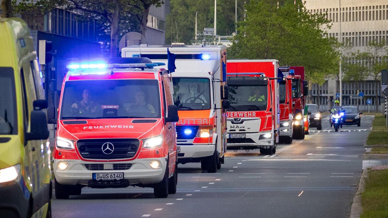 Eine Kontaktperson wurde nach Düsseldorf ins Uniklinikum gebracht.Foto: Persbureau Heitink/dpa