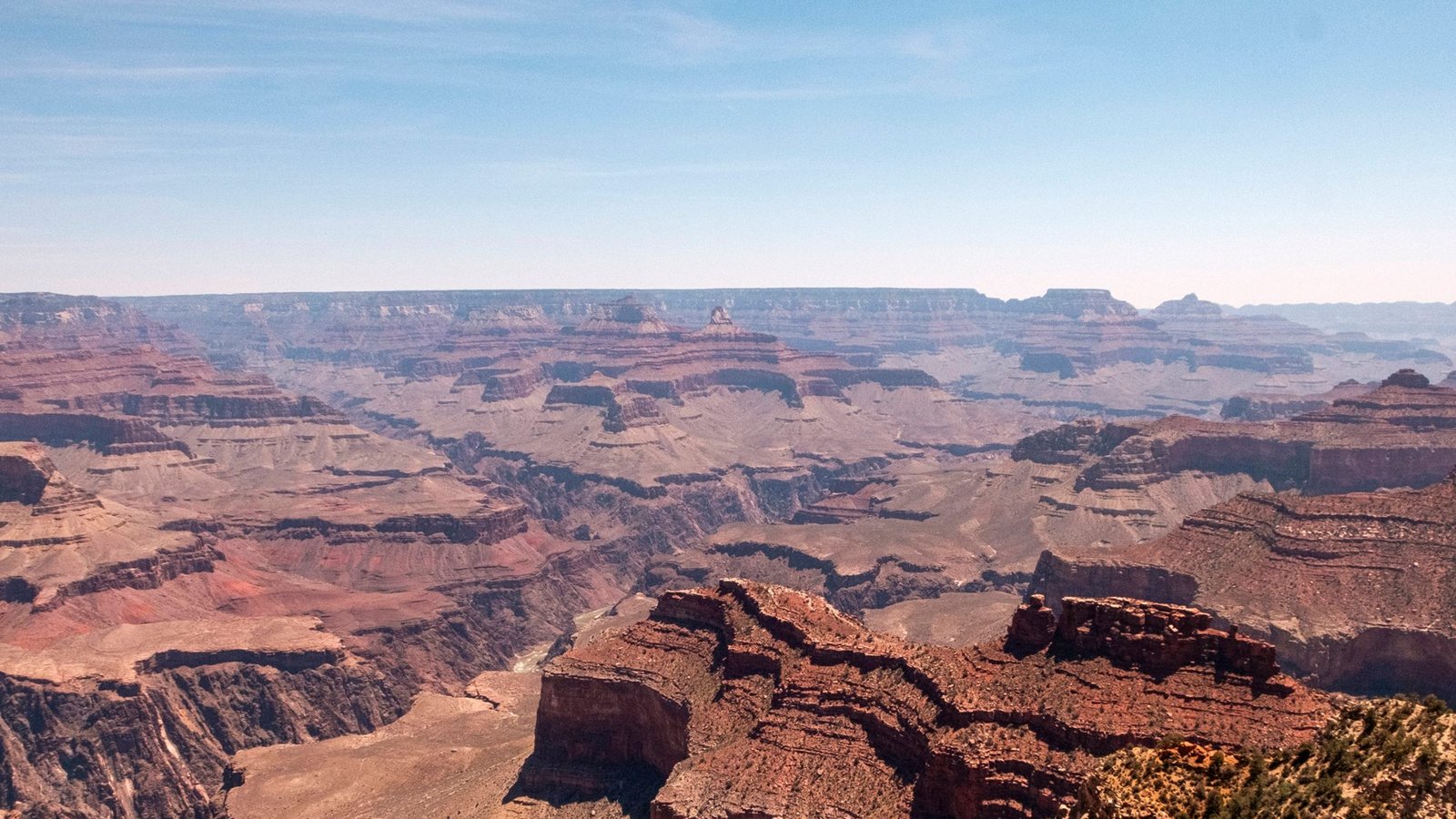 Im 12. Jahrhundert setzte eine etwa 3 Jahrhunderte andauernde Dürreperiode ein und die Anasazi verließen ihre Heimat. Die ebenfalls zur Pueblo-Kultur gehörenden Hopi sind ihre Nachfahren und lebten wie andere Indianerstämme in jüngerer Vergangenheit in der Gegend.Foto: Imago/Cavan Images Im 12. Jahrhundert setzte eine etwa 3 Jahrhunderte andauernde Dürreperiode ein und die Anasazi verließen ihre Heimat. Die ebenfalls zur Pueblo-Kultur gehörenden Hopi sind ihre Nachfahren und lebten wie andere Indianerstämme in jüngerer Vergangenheit in der Gegend.Foto: Imago/Cavan Images