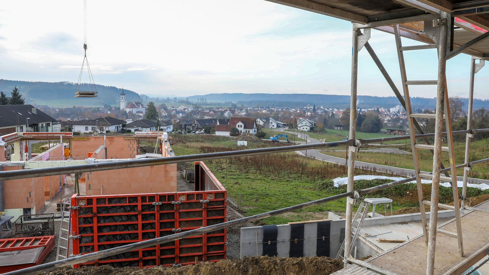 Wegen Inflation und steigenden Zinsen können viele Interessenten sich das Bauen aktuell nicht leisten.Foto: dpa/Thomas Warnack