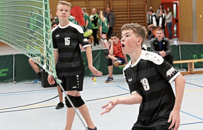 Die Enzweihinger Levi Sonnberger (rechts) und Tim Voit mussten bei den Jungs Lehrgeld zahlen und wurden im Mixed Deutscher Meister. Foto: Küppers
