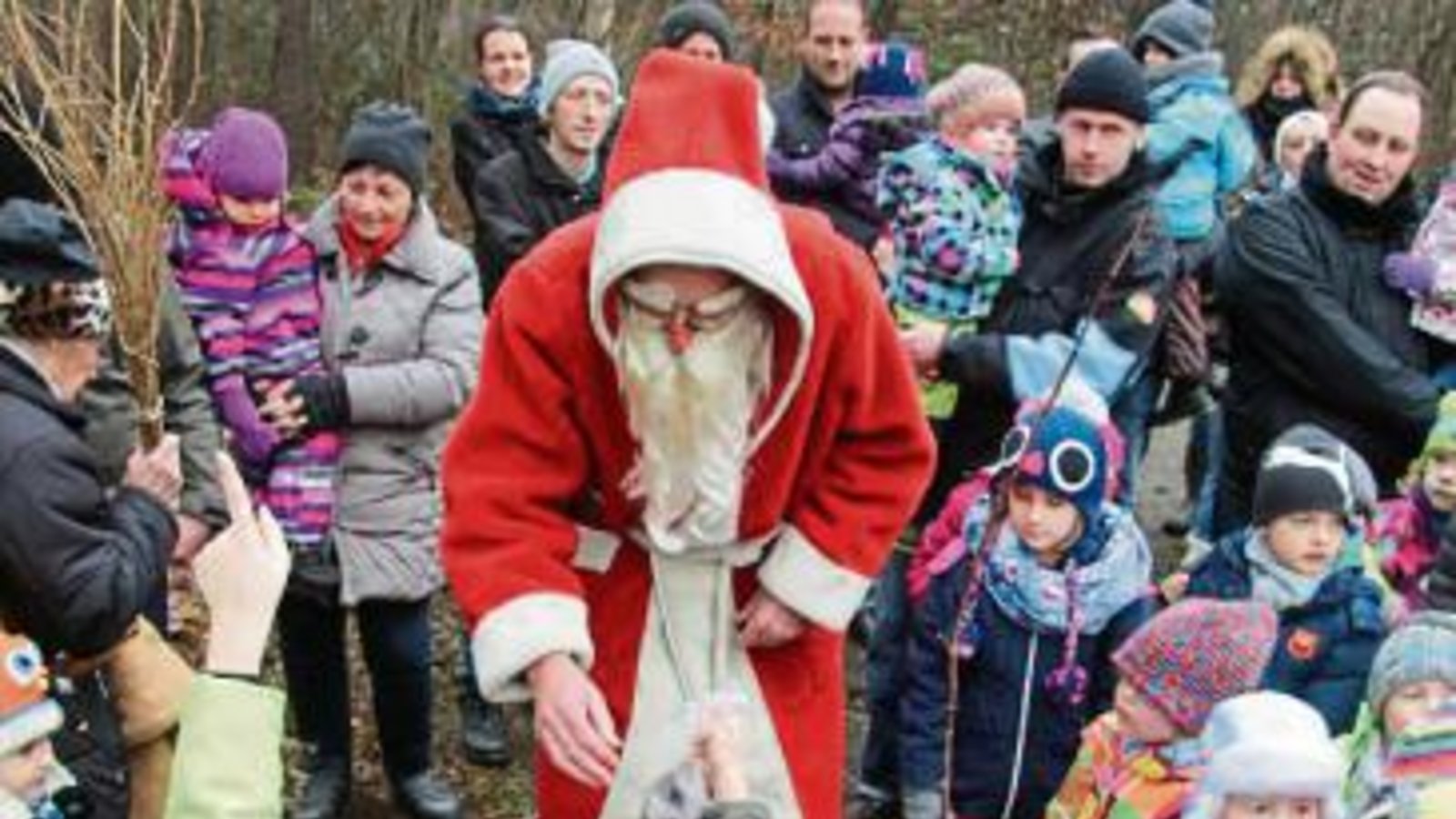 Für die Kinder gibt es kleine Geschenke. Foto: vg Für die Kinder gibt es kleine Geschenke. Foto: vg