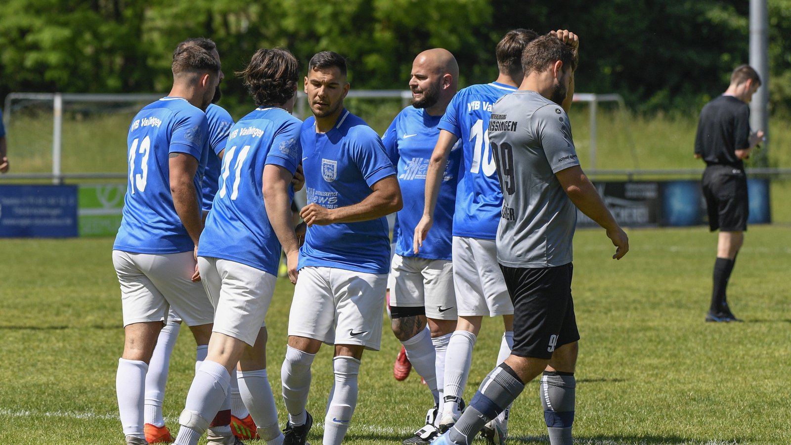 Die Kicker des VfB Vaihingen wollen auch heute Abend beim TSV Phönix Lomersheim II über Tore jubeln. Foto: Leitner Die Kicker des VfB Vaihingen wollen auch heute Abend beim TSV Phönix Lomersheim II über Tore jubeln. Foto: Leitner