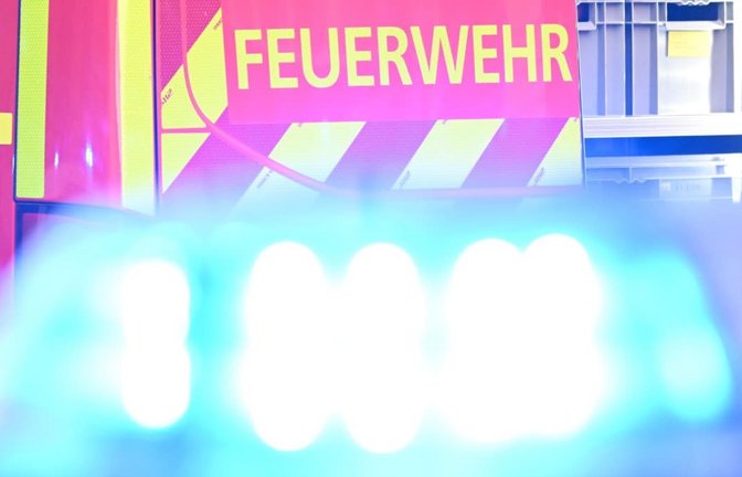 Nach ersten Schätzungen der Beamten entstand bei dem Brand ein Sachschaden von rund 15.000 Euro.<span class='image-autor'>Bernd Weißbrod/dpa</span>