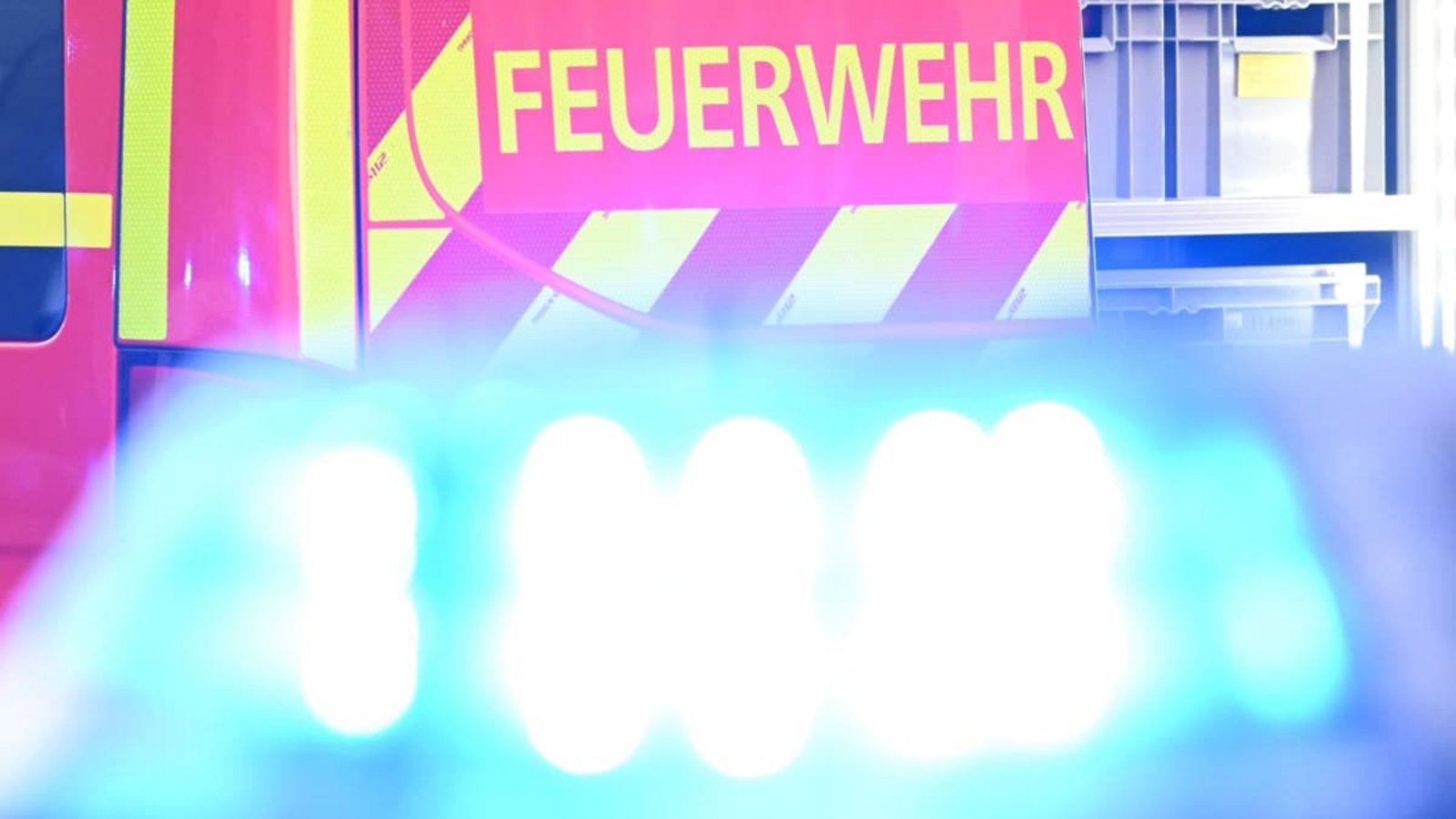 Nach ersten Schätzungen der Beamten entstand bei dem Brand ein Sachschaden von rund 15.000 Euro.Bernd Weißbrod/dpa Nach ersten Schätzungen der Beamten entstand bei dem Brand ein Sachschaden von rund 15.000 Euro.Bernd Weißbrod/dpa