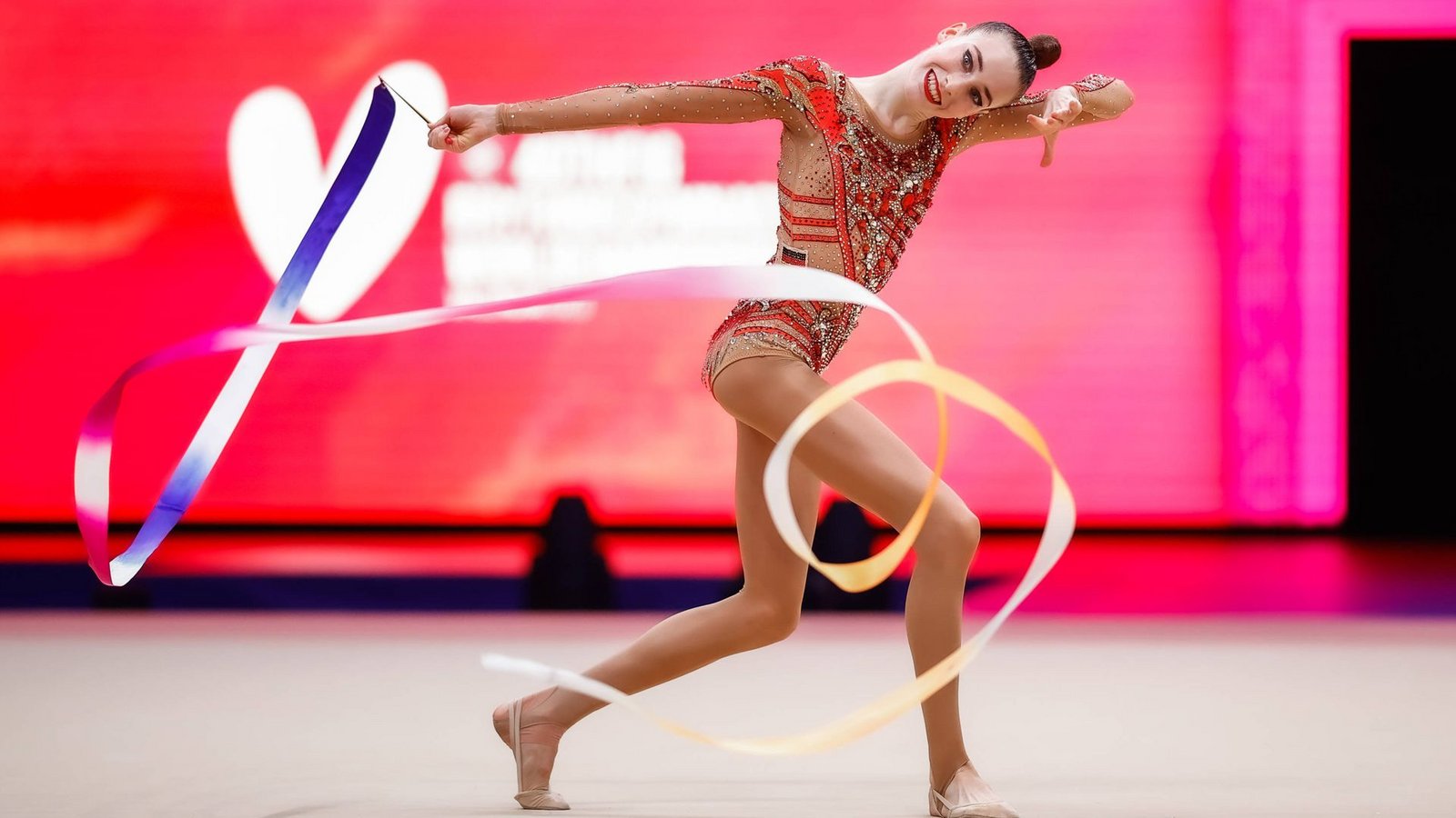 Darja Varfolomeev in ihrem Element – in unserer Bildergalerie zeigen wir die Sportgymnastin mal in anderer Pose.Foto: Imago//U. Fassbender Darja Varfolomeev in ihrem Element – in unserer Bildergalerie zeigen wir die Sportgymnastin mal in anderer Pose.Foto: Imago//U. Fassbender