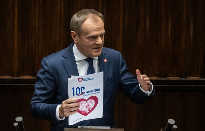 Polens Premier Donald Tusk präsentiert sein Programm.<span class='image-autor'>Foto: AFP/Wojtek Radwanski</span>