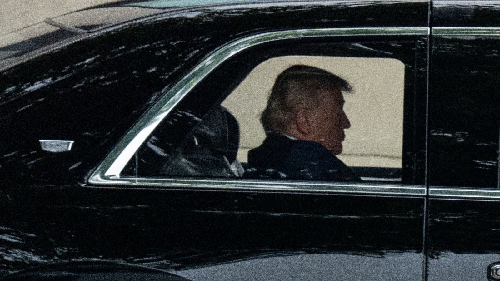 US-Präsident Donald Trump verlässt das Walter Reed National Military Medical Center.Foto: Alex Brandon/AP/dpa US-Präsident Donald Trump verlässt das Walter Reed National Military Medical Center.Foto: Alex Brandon/AP/dpa