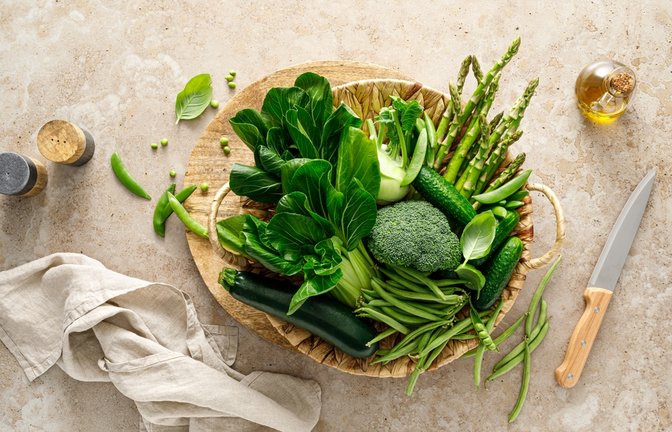 Eine Theorie führt den Namen des Gründonnerstags auf den Brauch zurück, an diesem Tag grüne Speisen zu essen.<span class='image-autor'>Foto: Sea Wave/ Shutterstock</span>