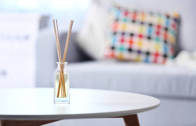 So stellen Sie Ihren individuellen Raumduft selbst her. Anleitungen für DIY-Stäbchen-Diffuser, Duftsäckchen und Raumsprays finden Sie hier.<span class='image-autor'>Foto: Africa Studio / Shutterstock.com</span>