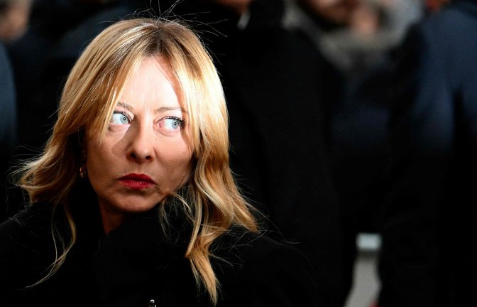 Italiens Ministerpräsidentin Giorgia Meloni: Auch zwei Wochen nach der Brandkatastrophe  im Nachbarland Schweiz beschäftigt das  Schicksal der Opfer die  Italiener.<span class='image-autor'>Foto: AFP/A. Pizzoli</span>