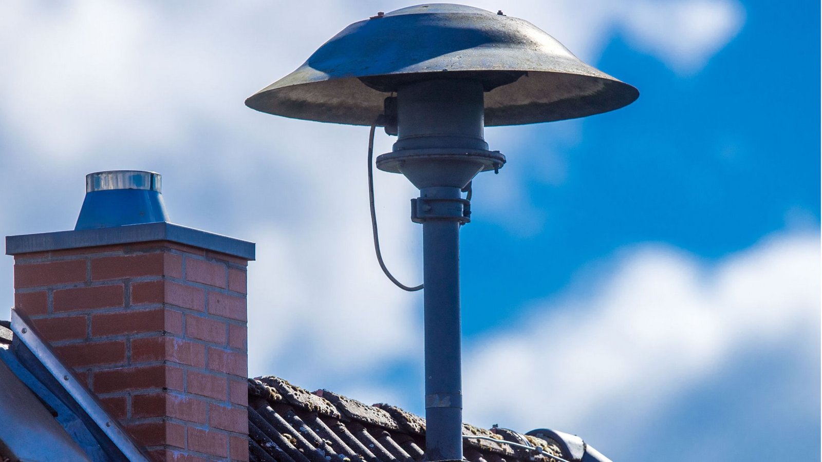 Dieser Anblick soll wieder Alltag werden: Warnsirenen auf deutschen Dächern.Foto: dpa/Jens Büttner Dieser Anblick soll wieder Alltag werden: Warnsirenen auf deutschen Dächern.Foto: dpa/Jens Büttner
