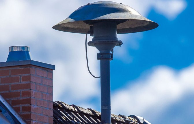 Dieser Anblick soll wieder Alltag werden: Warnsirenen auf deutschen Dächern.<span class='image-autor'>Foto: dpa/Jens Büttner</span>