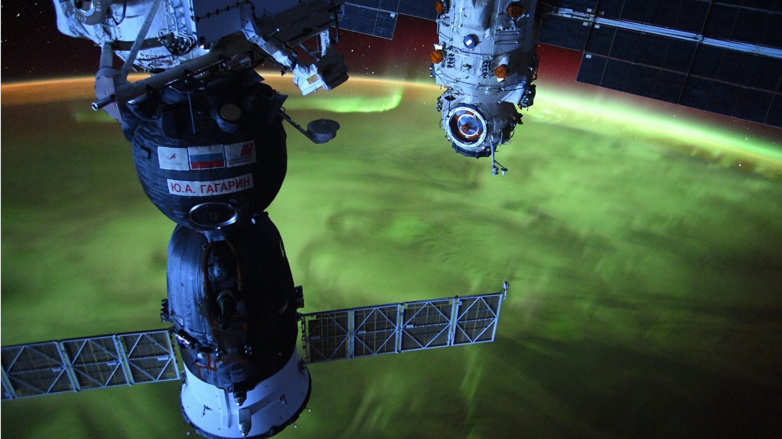 Intensive Polarlichter, wie hier von der Raumstation ISS aus fotografiert, würden bei einem Super-Sonnensturm bis in tropischen Breiten reichen.Foto: © ESA/NASA, T. Pesquet