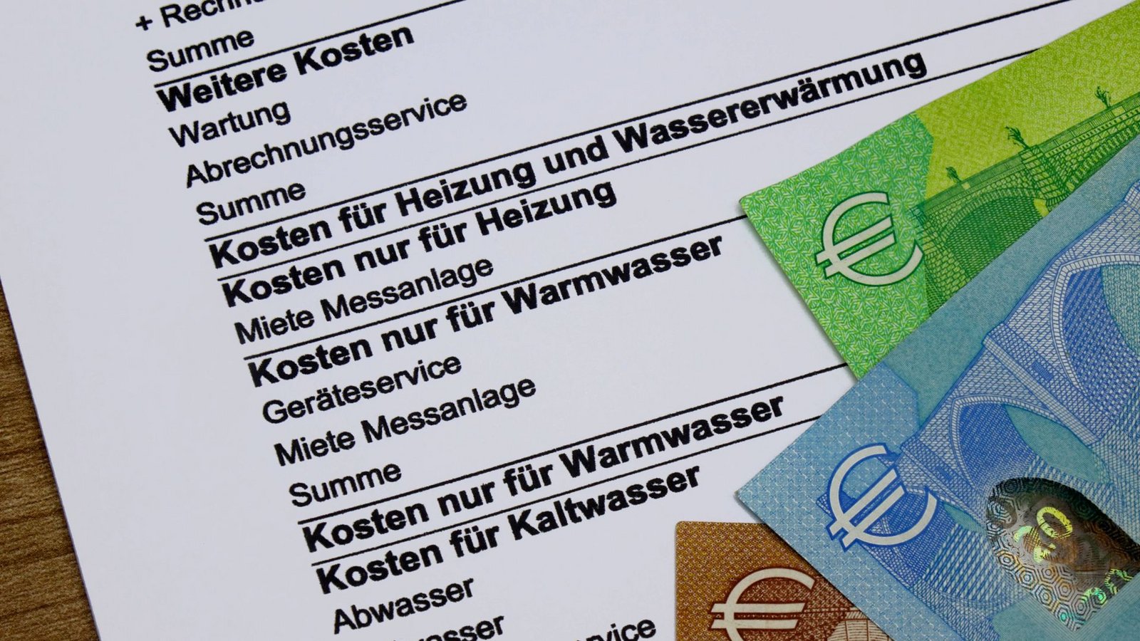 Die Nebenkostenabrechnung kann Mieter in diesen Zeiten erschrecken. Umso wichtiger ist es, sie genau zu prüfen.Foto: imago/Steinach Die Nebenkostenabrechnung kann Mieter in diesen Zeiten erschrecken. Umso wichtiger ist es, sie genau zu prüfen.Foto: imago/Steinach