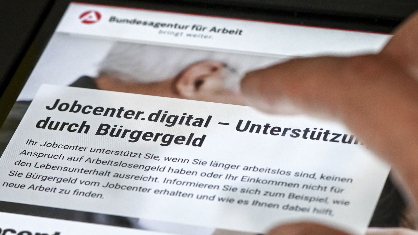 Wer arbeite, habe immer mehr Gehalt als jemand, der nur Sozialleistungen beziehe, so das Ifo-Institut.Foto: picture alliance/dpa/Jens Kalaene Wer arbeite, habe immer mehr Gehalt als jemand, der nur Sozialleistungen beziehe, so das Ifo-Institut.Foto: picture alliance/dpa/Jens Kalaene