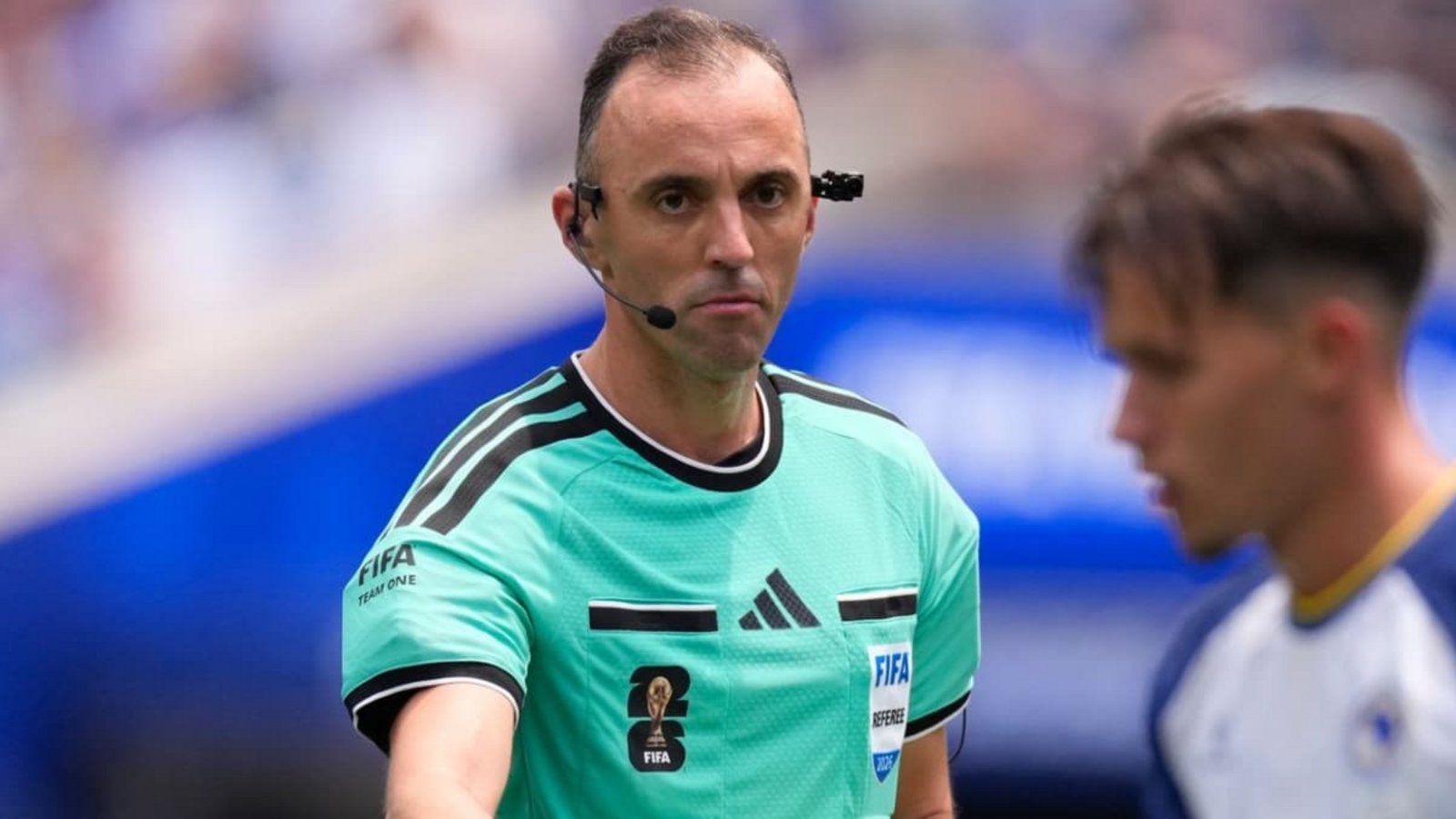 Schiedsrichter Joao Pinheiro leitet das Viertelfinale Argentinien gegen Schweiz bei der Fußball-WM 2026.Mark J. Terrill/AP/dpa Schiedsrichter Joao Pinheiro leitet das Viertelfinale Argentinien gegen Schweiz bei der Fußball-WM 2026.Mark J. Terrill/AP/dpa
