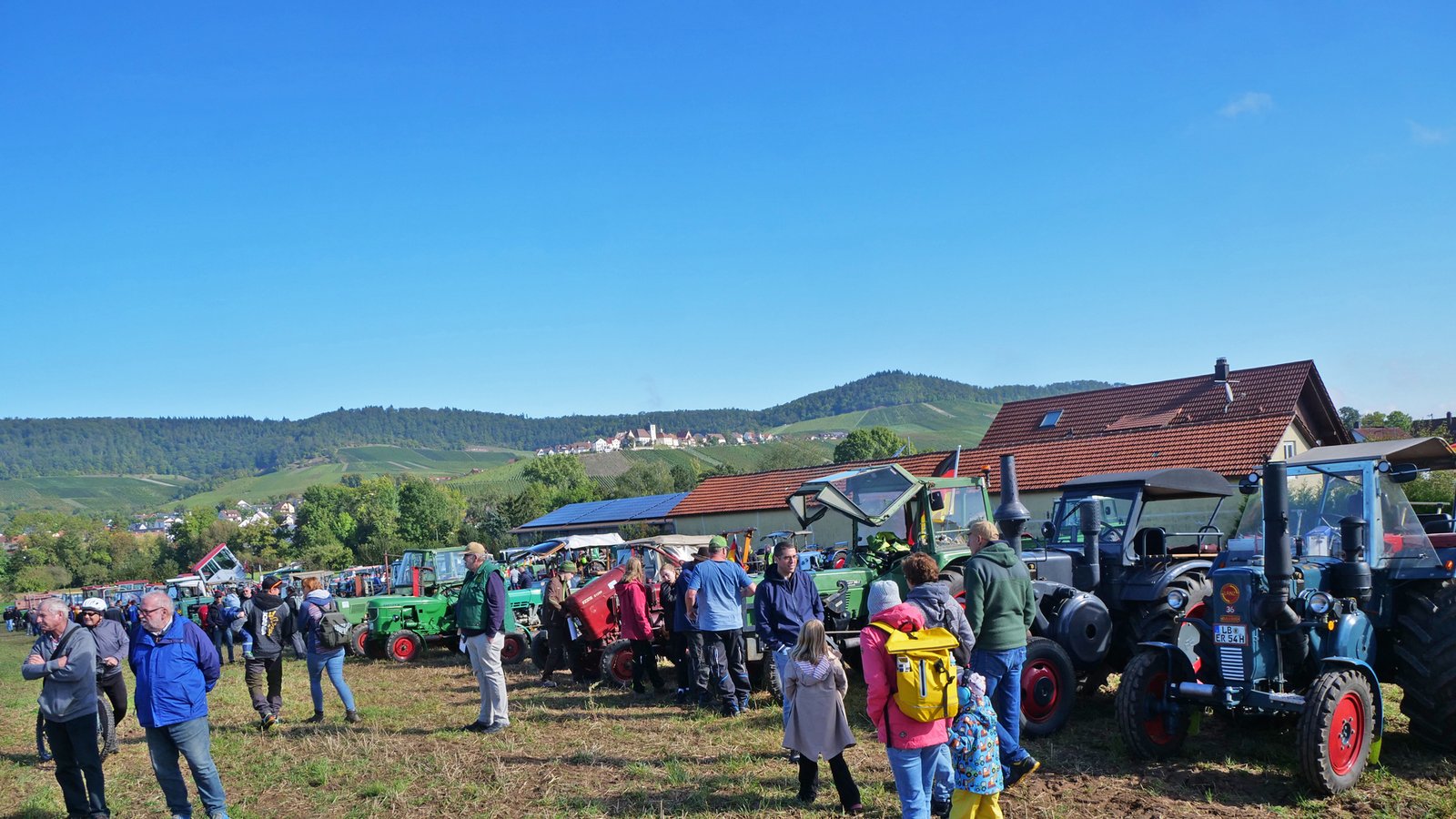 Schleppertreffen Hohenhaslach Traktoren Landmaschinen historische Fahrzeuge Foto: Friedrich