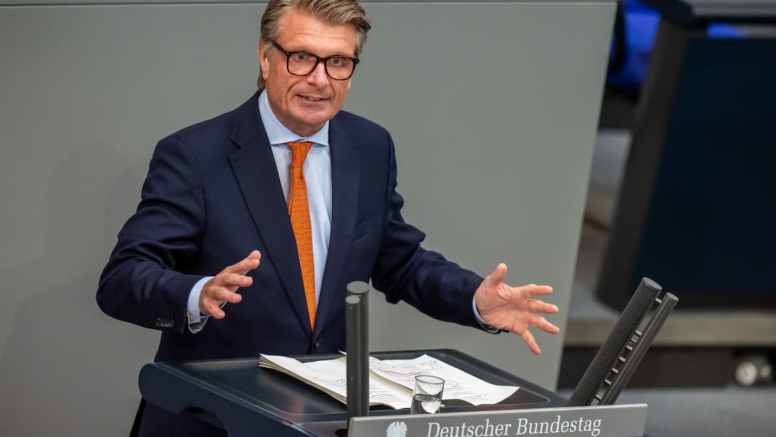 Der CDU-Abgeordnete Thomas Bareiß im Bundestag (Archivbild): Aktuell nimmt er eine Auszeit.Michael Kappeler/dpa