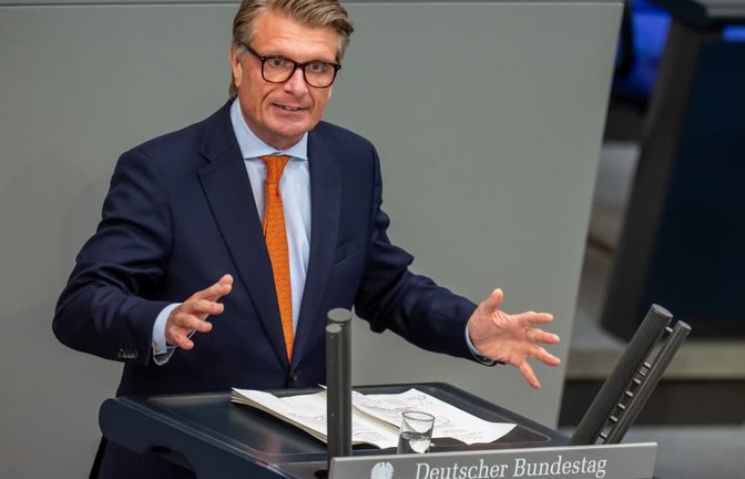 Der CDU-Abgeordnete Thomas Bareiß im Bundestag (Archivbild): Aktuell nimmt er eine Auszeit.<span class='image-autor'>Michael Kappeler/dpa</span>