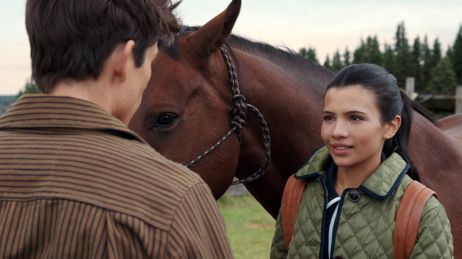 Ashby Gentry als Alex und Nikki Rodriguez als Jackie.Foto: COURTESY OF NETFLIX