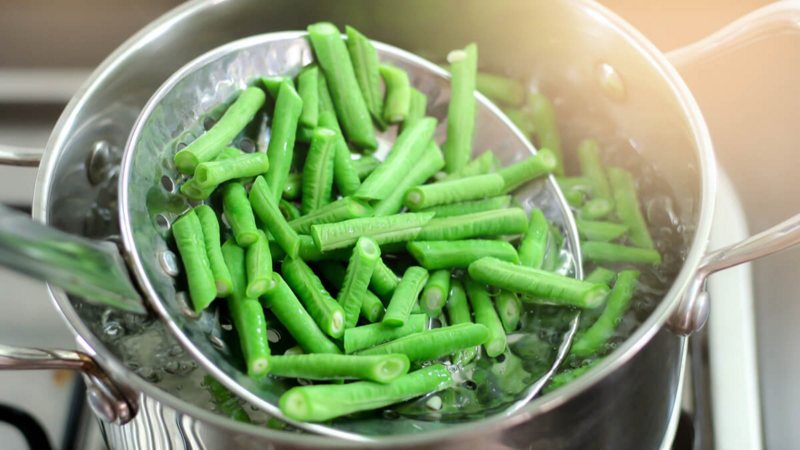 So lange müssen Sie grüne Bohnen kochen, damit sie verträglich sind. Alle Kochzeiten der Garmethoden im Überblick.Foto: Pradit.Ph / Shutterstock.com