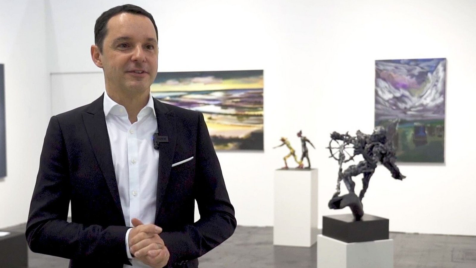 Thomas Fuchs (hier 2023 auf der Art Cologne – mit Werken von Rainer FettingFoto: Art Cologne/Messe TV Thomas Fuchs (hier 2023 auf der Art Cologne – mit Werken von Rainer FettingFoto: Art Cologne/Messe TV