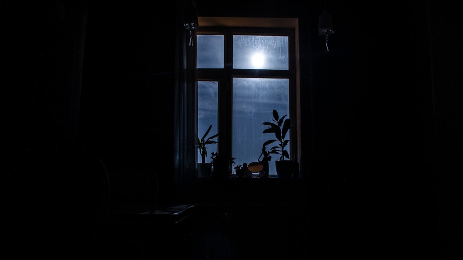Sollte man sich beim Fensterputzen am Mond orientieren?Foto: zef art / shutterstock.com Sollte man sich beim Fensterputzen am Mond orientieren?Foto: zef art / shutterstock.com