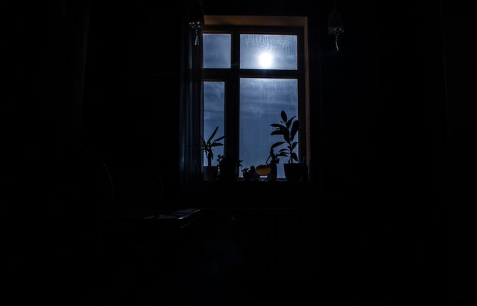Sollte man sich beim Fensterputzen am Mond orientieren?<span class='image-autor'>Foto: zef art / shutterstock.com</span>