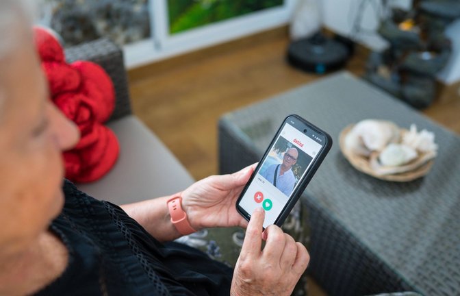 Dating ist keine Frage des Alters. (Symbolbild)<span class='image-autor'>Foto: IMAGO/Addictive Stock</span>