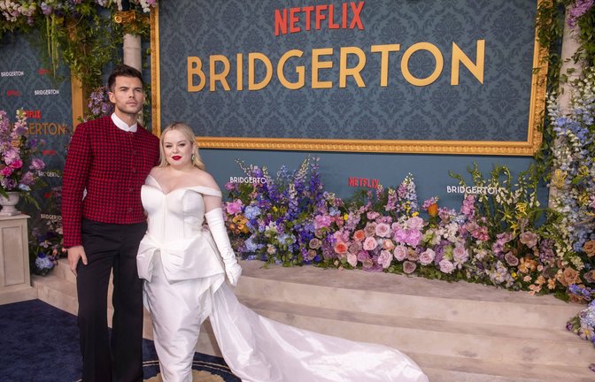 Die Schauspieler Luke Newton (spielt Colin Bridgerton) und Nicola Coughlan (spielt Penelope Featherington) bei der Premiere von „Bridgerton Staffel 3“ im Mai in  New York City.<span class='image-autor'>Foto: Imago/TheNews2/Ron Adar</span>