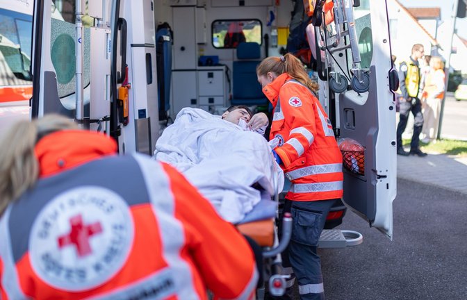 In Stuttgart macht das DRK eine inklusive Bevölkerungsschutzübung, bei der besonders auf die Bedürfnisse von Menschen mit Behinderung geachtet wird.<span class='image-autor'>Foto: Lichtgut</span>