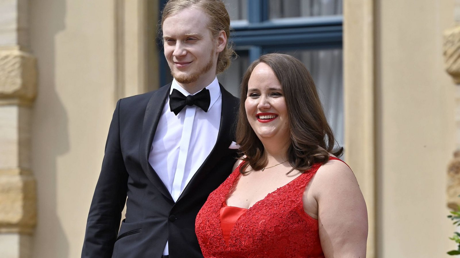 Florian Wilsch mit Gattin Ricarda Lang bei den Bayreuther Festspielen am 25. Juli 2024.Foto: IMAGO/BREUEL-BILD Florian Wilsch mit Gattin Ricarda Lang bei den Bayreuther Festspielen am 25. Juli 2024.Foto: IMAGO/BREUEL-BILD