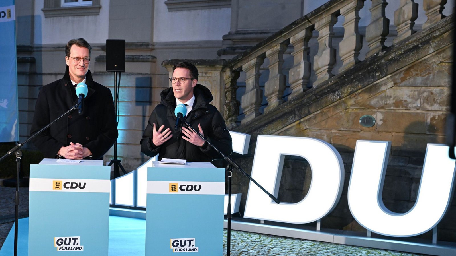 Mit dem Düsseldorfer Regierungschef Hendrik Wüst will Hagel eng zusammenarbeiten, wenn er die Wahl gewinnt.Foto: B. Weißbrod/dpa Mit dem Düsseldorfer Regierungschef Hendrik Wüst will Hagel eng zusammenarbeiten, wenn er die Wahl gewinnt.Foto: B. Weißbrod/dpa