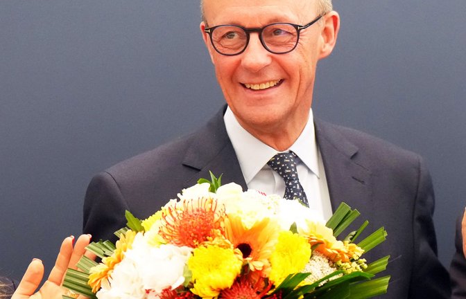 Bundeskanzler Friedrich Merz nimmt Glückwünsche  zum 70. Geburtstag entgegen –  die  bisherige Regierungsbilanz bietet dazu wenig Anlass.<span class='image-autor'>Foto: Michael Kappeler/dpa</span>