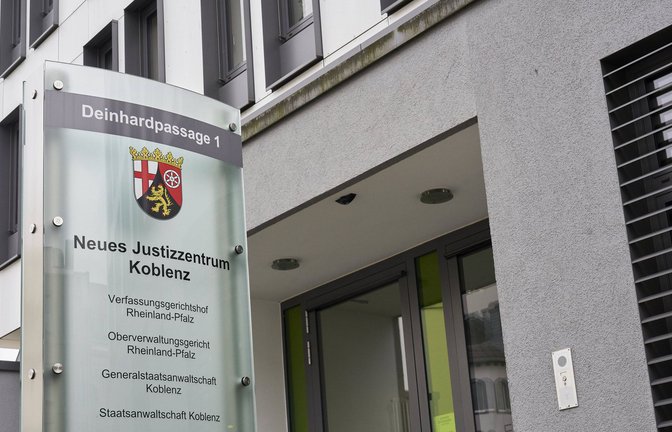 Das Verfassungsgericht in Koblenz bestätigt im Eilverfahren den Ausschluss eines 16-jährigen Schülers bis zum Ende des Schuljahres. (Symbolfoto).<span class='image-autor'>Foto: IMAGO/Sascha Ditscher</span>