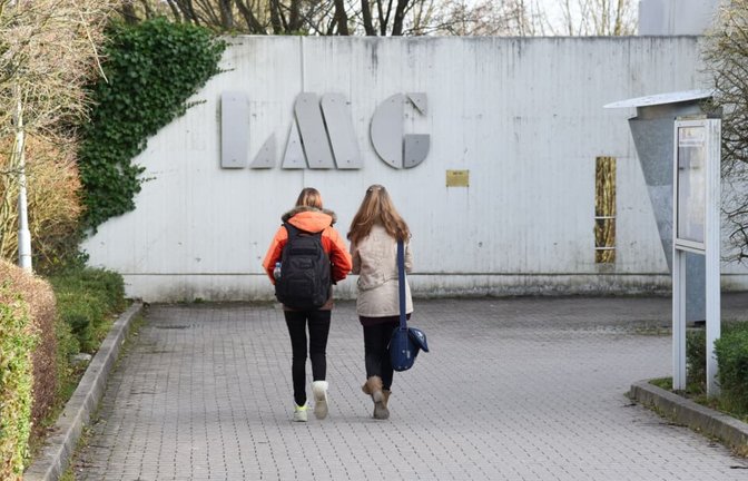Die jungen Tatverdächtigen hatten laut Polizeiangaben bei der Kontrolle Briefpapier des Böblinger Lise-Meitner-Gymnasiums bei saich.<span class='image-autor'>Kreiszeitung Böblinger Bote</span>