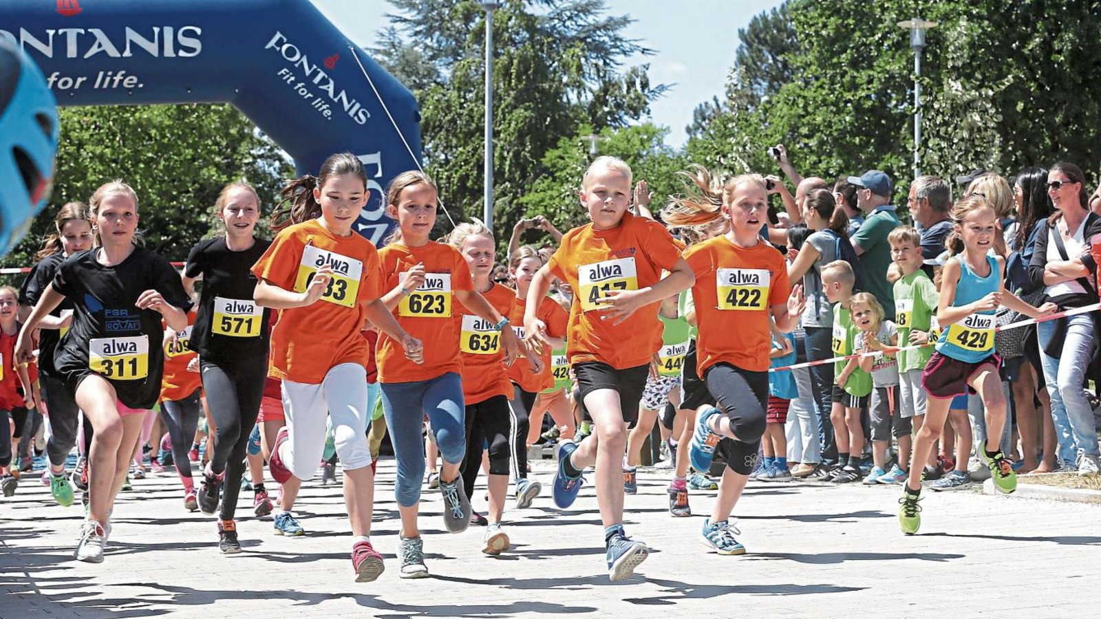 Rund 300 Schüler haben in der Regel beim Oberriexinger Volkslauf um den Sieg gekämpft. Foto: Archiv/Küppers Rund 300 Schüler haben in der Regel beim Oberriexinger Volkslauf um den Sieg gekämpft. Foto: Archiv/Küppers