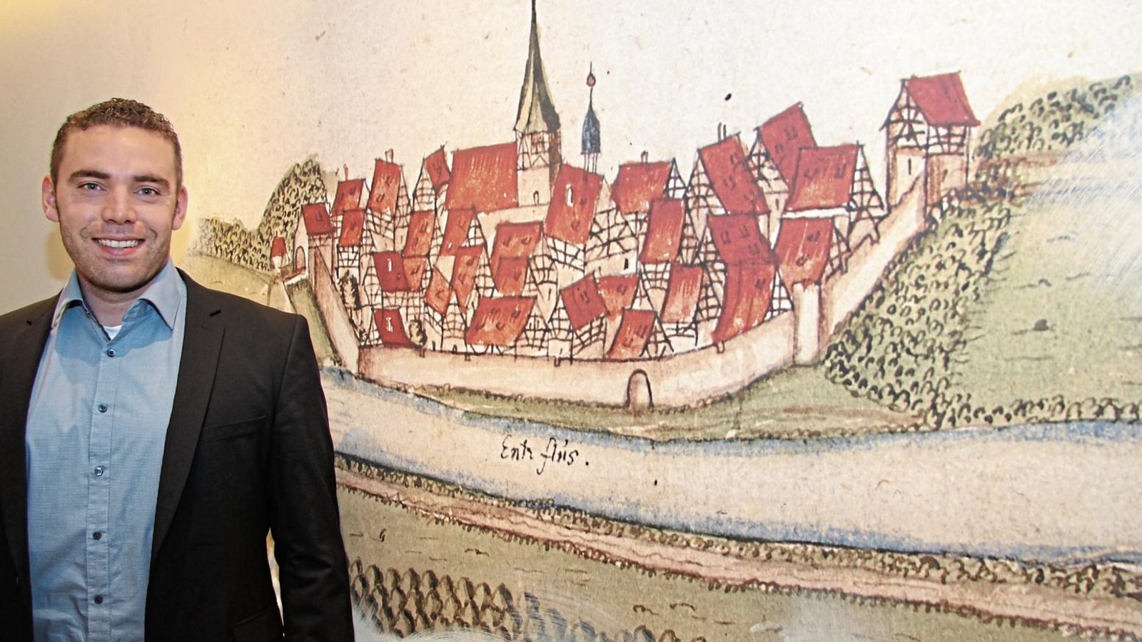 Bürgermeister Frank Wittendorfer hat ein herausforderndes erstes Jahr hinter sich. Fotos: Banholzer (3), Archiv (2) Bürgermeister Frank Wittendorfer hat ein herausforderndes erstes Jahr hinter sich. Fotos: Banholzer (3), Archiv (2)