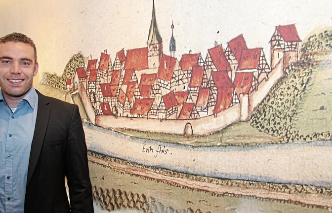 Bürgermeister Frank Wittendorfer hat ein herausforderndes erstes Jahr hinter sich.  Fotos: Banholzer (3), Archiv (2)