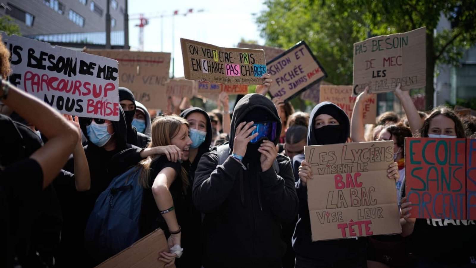 Seit Wochen demonstrieren die Schülerinnen und Schüler (Archivbild).Laurent Cipriani/AP/dpa Seit Wochen demonstrieren die Schülerinnen und Schüler (Archivbild).Laurent Cipriani/AP/dpa