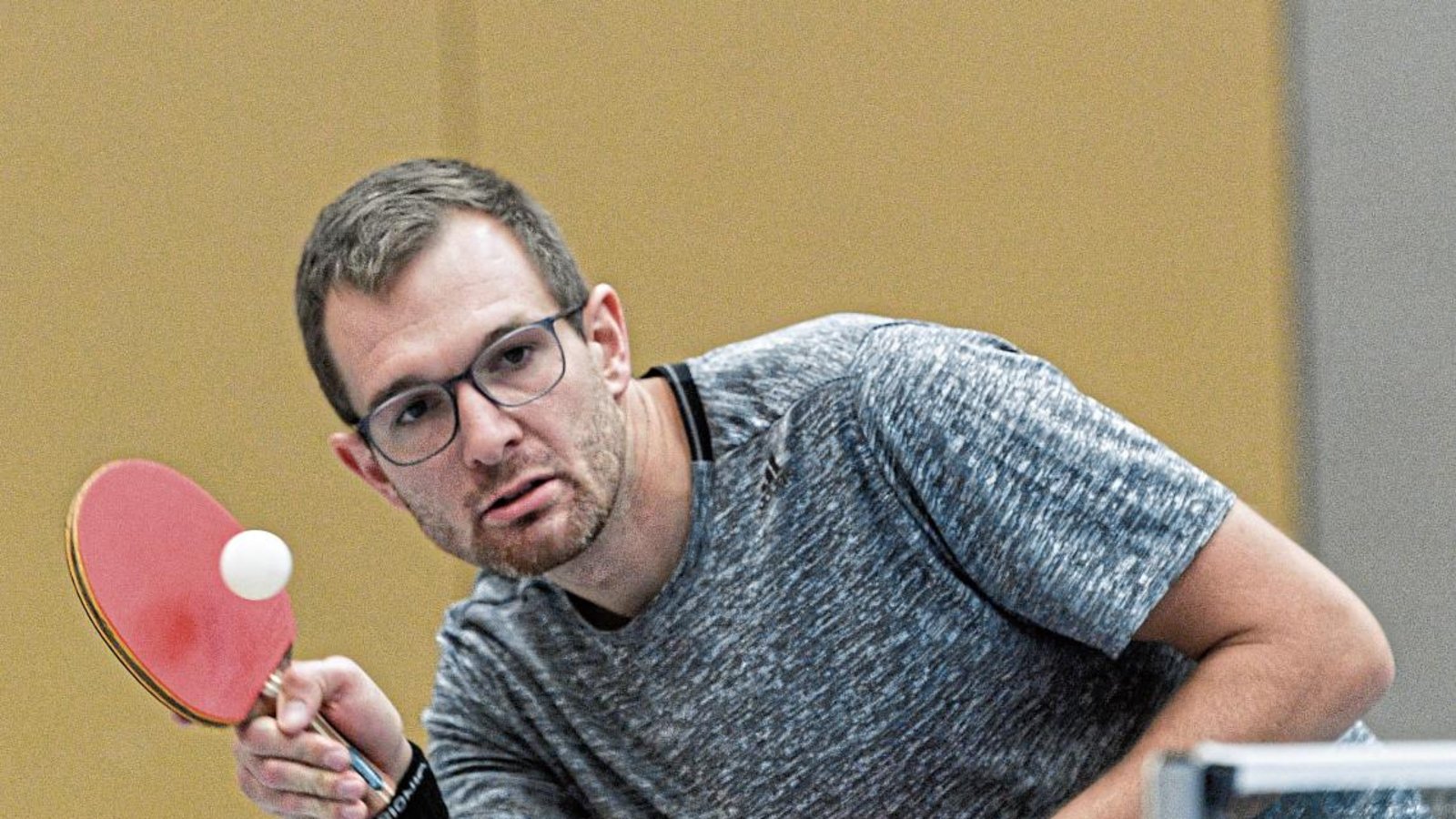 Thomas Lämmle gelang als einzigem Enzweihinger beim 0:9 gegen den TTC Bietigheim-Bissingen VI in seinem Einzel ein Satzgewinn. Foto: Leitner Thomas Lämmle gelang als einzigem Enzweihinger beim 0:9 gegen den TTC Bietigheim-Bissingen VI in seinem Einzel ein Satzgewinn. Foto: Leitner