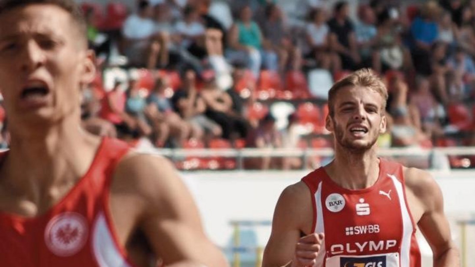 Von Luke Campbell deutlich geschlagen kommt Felix Franz als Siebter ins Ziel. Foto: Drechsel