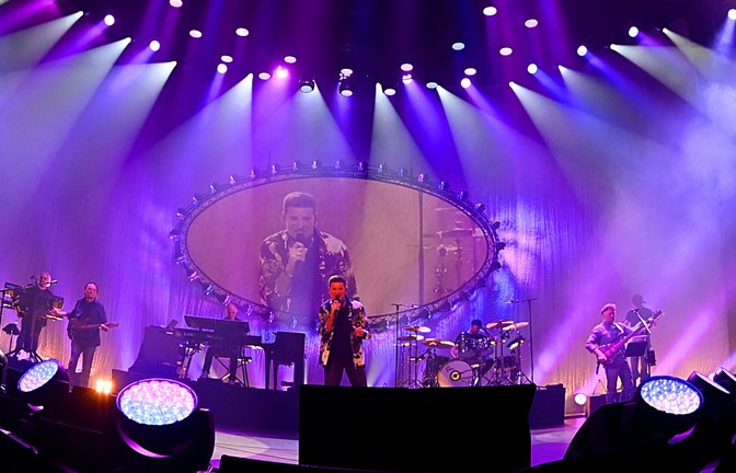 Pur bietet von Anfang an ganz großes Party-Kino in der Ludwigsburger MHP-Arena.  <span class='image-autor'>Fotos: Kuhnle</span>