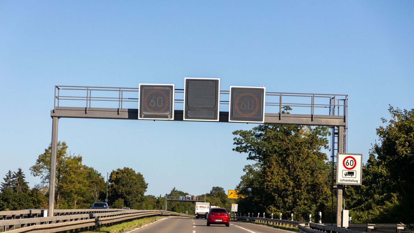 Noch bis zum Ende der Sommerferien gilt das Tempolimit.Foto: Lichtgut/Leif Piechowski Noch bis zum Ende der Sommerferien gilt das Tempolimit.Foto: Lichtgut/Leif Piechowski